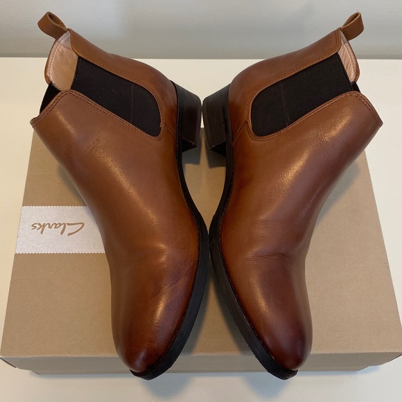 Clarks Chelsea Boots - Size 6 - Picture 7 of 16